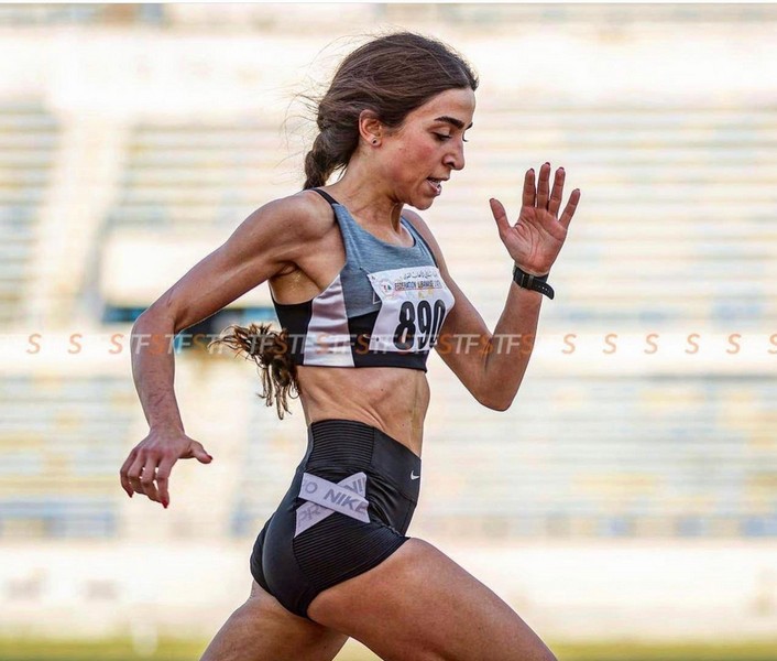 Jennifer Tomazou run the coast of Lebanon From Saida to tripoli